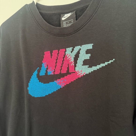 Nike Women's Black Cropped Sweatshirt - Picture 3 of 3